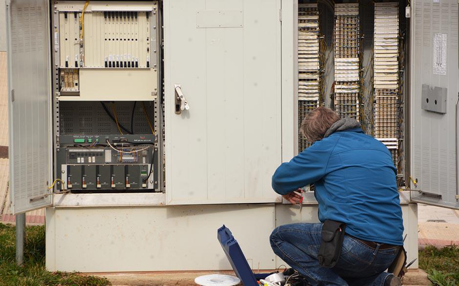recherche travail électricien bâtiment Épône